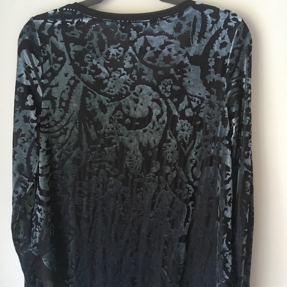 Simply Vera Velvet Mesh Shirt - Picture 2 of 3